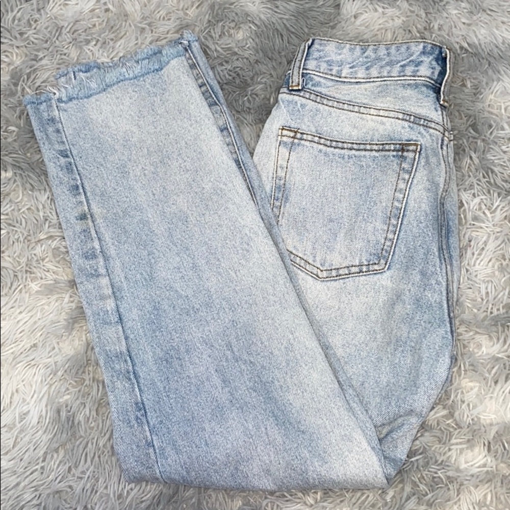 Light wash mom jeans